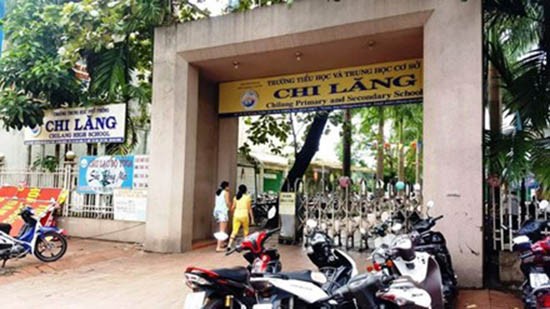 Tất cả HS khối tiểu học và THCS Trường Chi Lăng (thành phố Huế) phải chuyển giao về trường công.