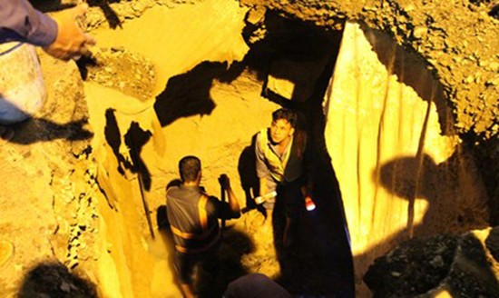 “Hố tử thần” sâu hơn 5m tại Sài Gòn.