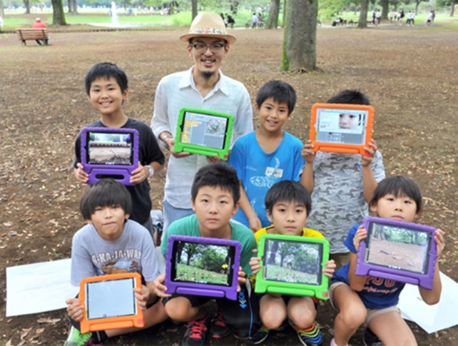 Qramo và các em tham dự buổi học đặc biệt về lập trình