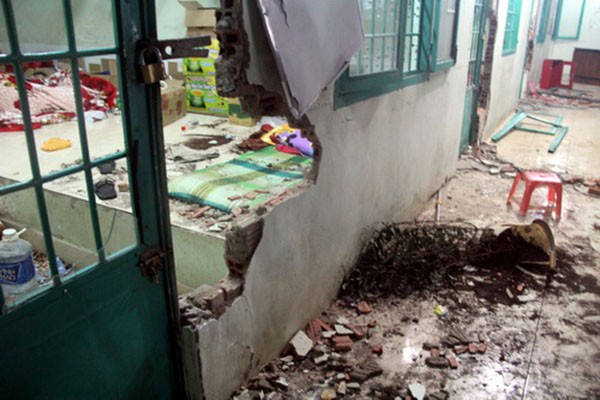 21h, nhiều học viên mới trong phòng quậy phá rồi đập cửa kéo theo nhiều người cùng trốn ra ngoài Trung tâm cai nghiện Đồng Nai (xã Xuân Phú, huyện Xuân Lộc, Đồng Nai) đi ra Quốc lộ 1, cách đó khoảng 3 km. Một lỗ tường lớn có thể chui người qua lọt được cá