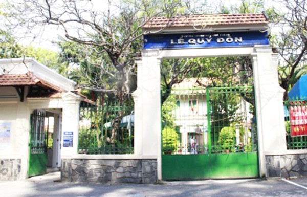 Cổng trường THPT Lê Qúy Đôn trên đường Nguyễn Thị Minh Khai. Ảnh: thpt-lequydon-hcm.edu.vn