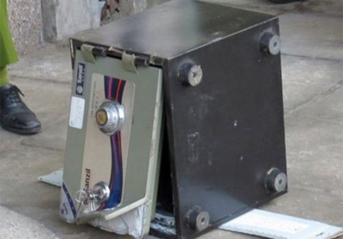 UBND xã bị phá két, mất gần 1 tỷ đồng