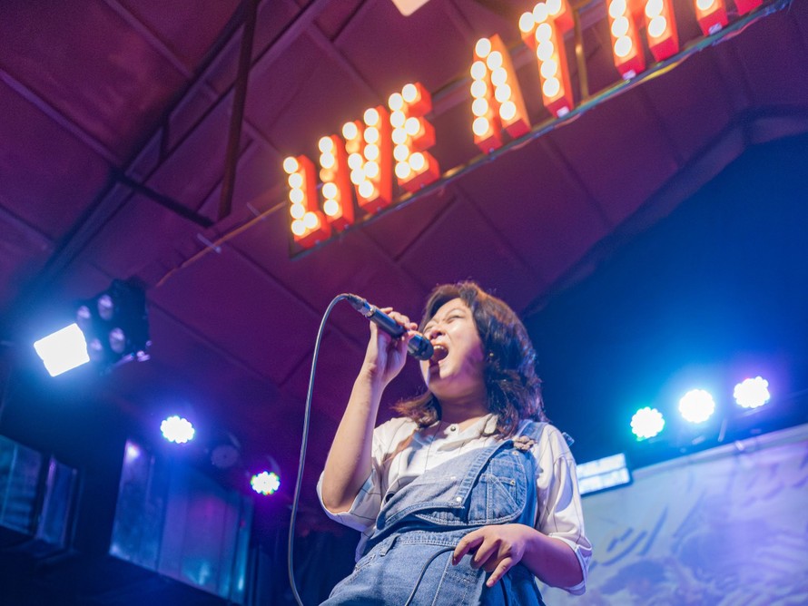 Mạc Mai Sương đã từng góp mặt biểu diễn tại các sân khấu lớn nhỏ trong nước, như: Hội nghị Quốc tế “Vai trò của nền kinh tế xanh trong bảo tồn di sản văn hóa và thiên nhiên” (Liên hiệp các hội UNESCO Việt Nam), Diễn đàn Điện Ảnh “Điện Ảnh mà là di sản á?” (Đạo diễn Nguyễn Hoàng Điệp và UNESCO đồng tổ chức), Chương trình Kỷ niệm 80 năm sinh nhật nhà thơ Xuân Quỳnh “Hoa cúc Xanh” (Báo Dân Việt),...