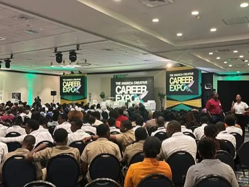 Khám phá không gian số: Cơ hội cho thanh niên trong ngành công nghiệp sáng tạo 