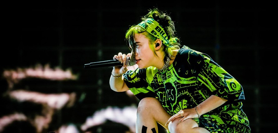 Tương lai âm nhạc toàn cầu 2025: Khi AI sáng tác hit, TikTok biến đổi và streaming không còn miễn phí 