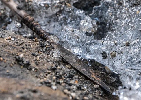 Một mũi tên 1.500 năm tuổi được phát hiện tại dãy núi Jotunheimen, hạt Innlandet, Na Uy.