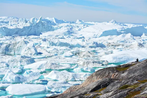 Khi nhu cầu nước ngày càng tăng và nguồn nước ngọt ngày càng suy giảm, quản lý bền vững tài nguyên nước đã trở thành ưu tiên toàn cầu, đòi hỏi sự hợp tác quốc tế và nỗ lực khoa học.