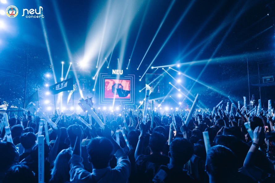 NEU concert: Khi thanh xuân bắt đầu từ những giai điệu 