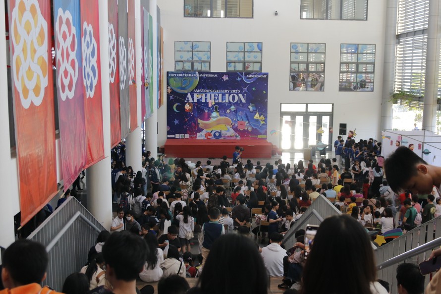 Amstro’s Gallery 2025: Aphelion - Dấn thân vào miền tri thức của khoa học vũ trụ