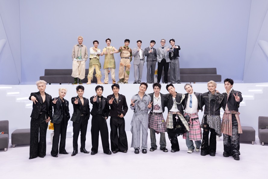 Anh Trai “Say Hi” 2025 Tập 14: Từ dân văn phòng, nông dân đến quý ông thám tử, 4 nhóm biến hóa đa phong cách ở Chung kết 2