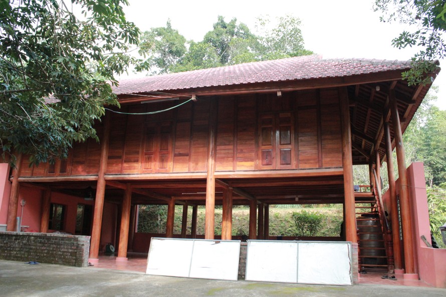 Nhà sàn Mường được gia cố bằng bê tông tại tỉnh Phú Thọ. (Ảnh: Ngân Hà)