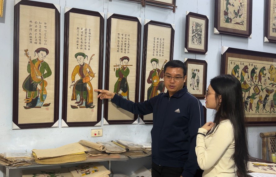  Người nối dài dòng chảy di sản trên giấy điệp