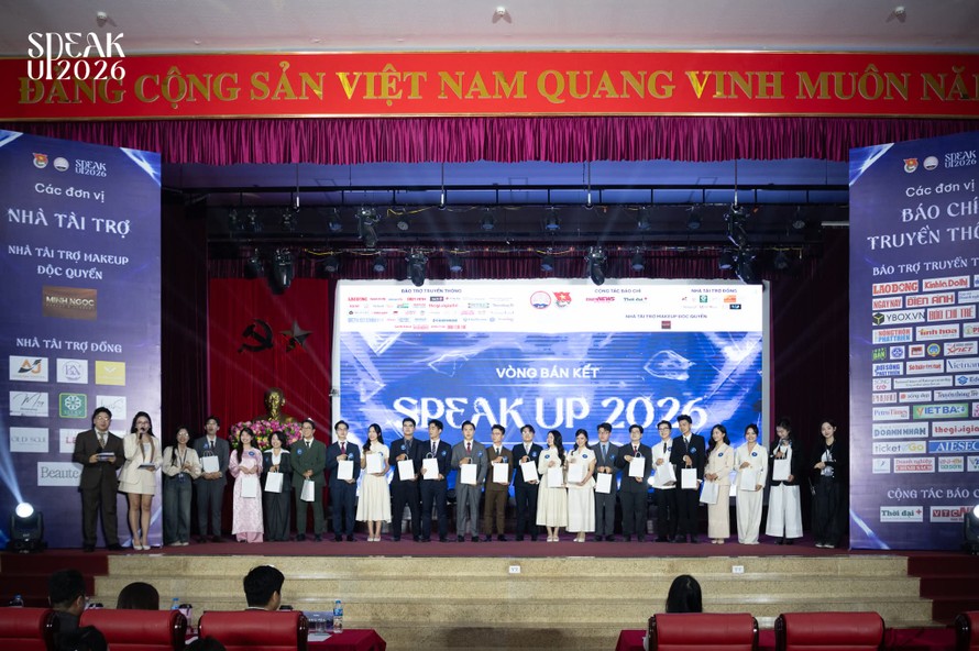  Top 20 SPEAK UP 2026 nổi bật trên sân khấu Bán kết.