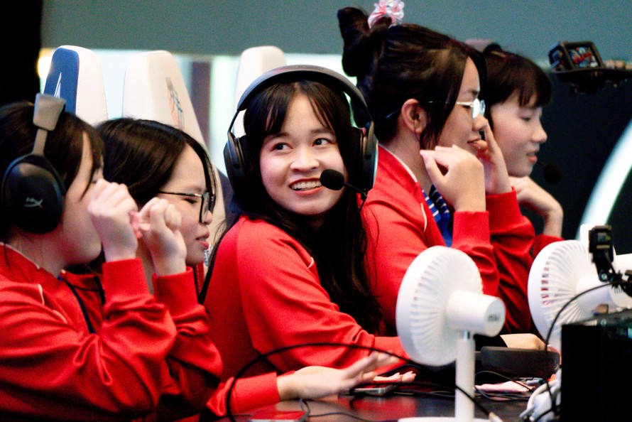 Những nữ chiến binh vàng SEA games 33: Hành trình lịch sử và lời chúc Tết ấm áp từ Esports nữ Việt Nam