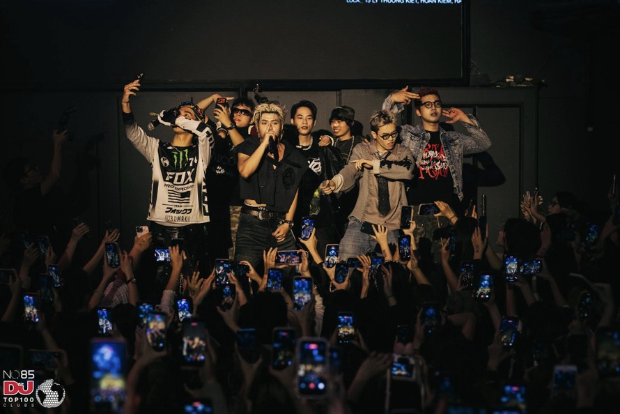 Tez đưa EP “Kỷ” đến với khán giả Hà Nội