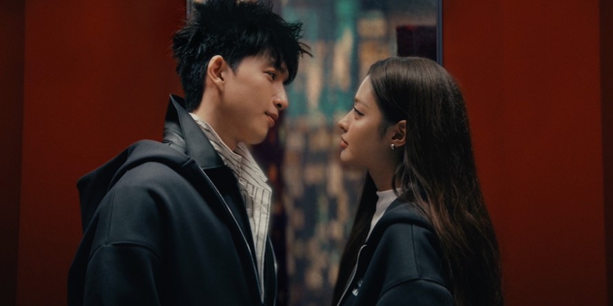 Kỹ sư đoạt giải Grammy góp mặt trong ca khúc mới của HIEUTHUHAI 