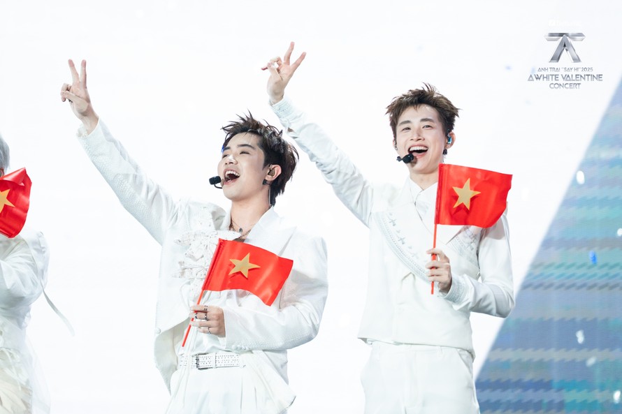 “Biển trắng” giữa Mỹ Đình: Khi concert Việt chạm ngưỡng của một sự kiện văn hóa đô thị