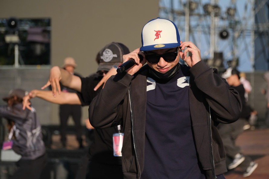 hieuthuhai, Lamoon và Juky san “cháy” hết mình trên sân khấu tổng duyệt Mega Concert Đại ngàn chạm biển xanh