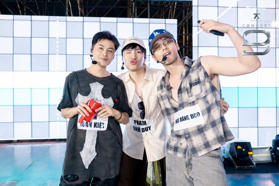 Dàn Anh Trai "Say Hi” 2024 tái ngộ sau gần một năm, tập trung cao độ trước ngày trở lại 