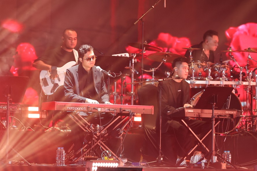 “Vé về thanh xuân” - Chuyến tàu tái hiện ký ức tuổi trẻ