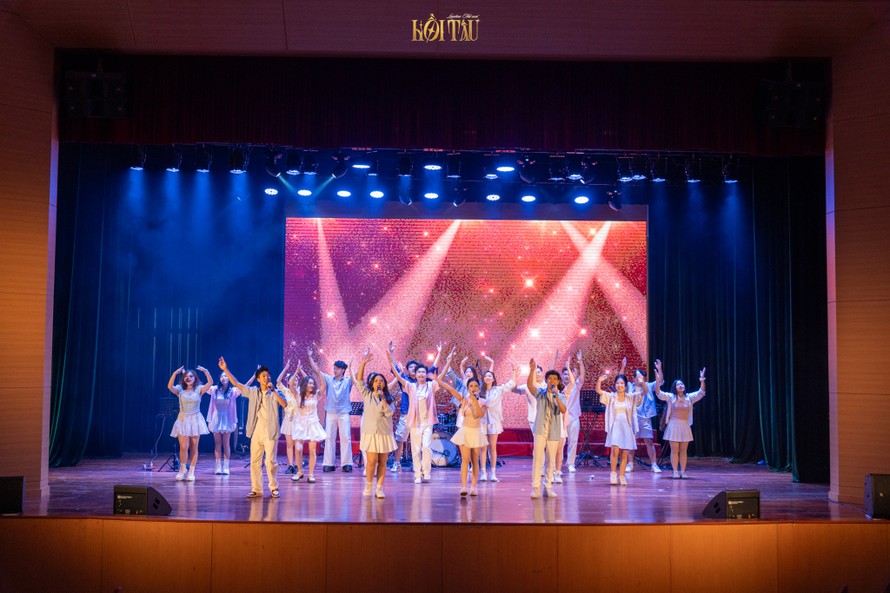 Sinh viên Báo chí mang “Hồi Tấu” trở lại với đêm nhạc chỉn chu và kết nối 