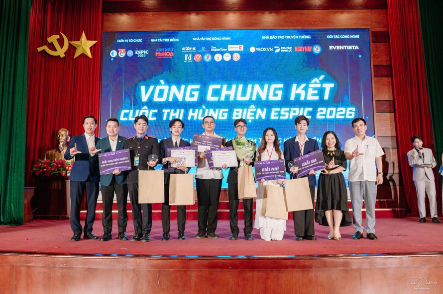 Sinh viên tranh biện về quyền trẻ em trong kỷ nguyên AI tại ESPIC 2026 