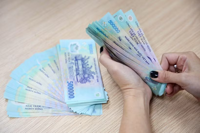 Bộ Nội vụ sẽ đề xuất chính sách cải cách tiền lương mới thay thế Nghị quyết 27