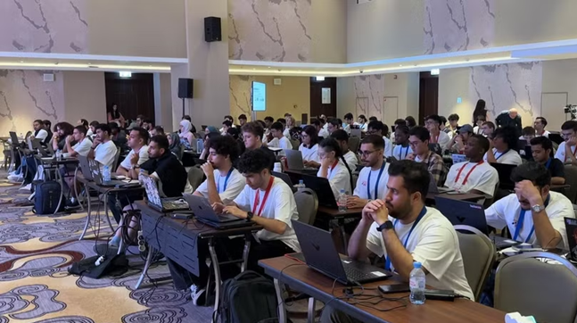 70 thành viên đại diện cho 20 quốc gia tham gia Positive Hack Camp 2026. (Ảnh: Tâm Hằng/TTXVN)