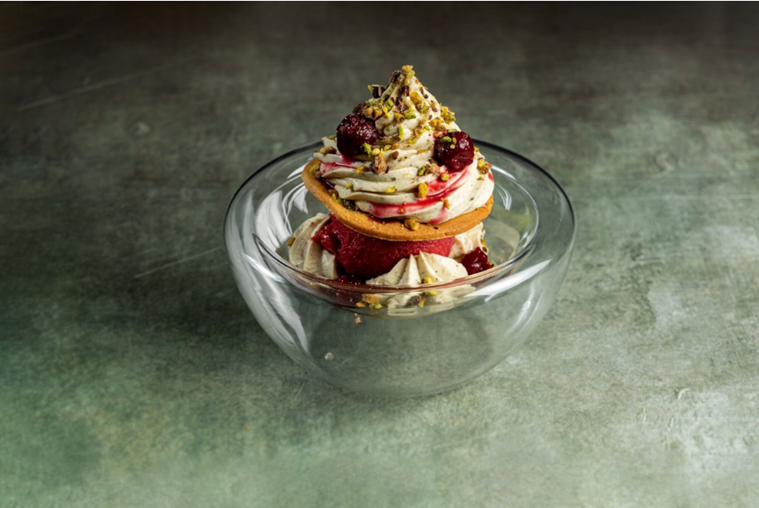 Món mousse hạt dẻ cười tại Margot, một trong những nhà hàng Italy được đánh giá cao ở thủ đô Athens.