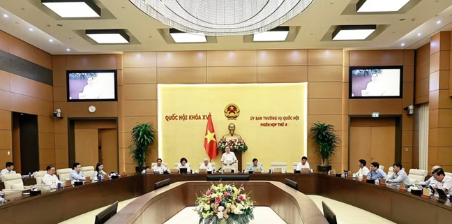 Chủ tịch Quốc hội Trần Thanh Mẫn phát biểu bế mạc Phiên họp thứ tư của ủy ban Thường vụ Quốc hội.