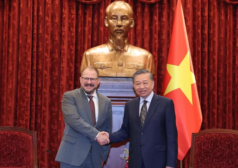 Tổng Bí thư, Chủ tịch nước Tô Lâm tiếp ông Cristiano Amon, Chủ tịch kiêm Tổng Giám đốc điều hành Tập đoàn Qualcomm (Hoa Kỳ). (Ảnh: Thống Nhất/TTXVN)