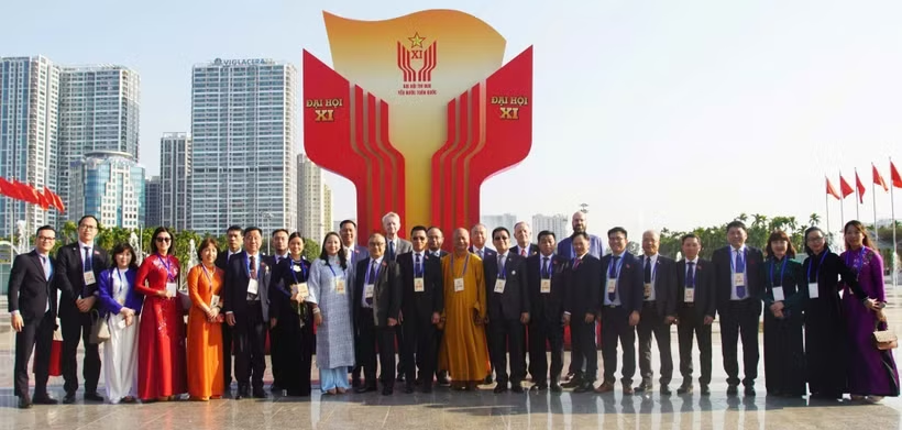 Đoàn đại biểu kiều bào tham dự Đại hội Thi đua yêu nước toàn quốc lần thứ XI. (Ảnh: TTXVN)