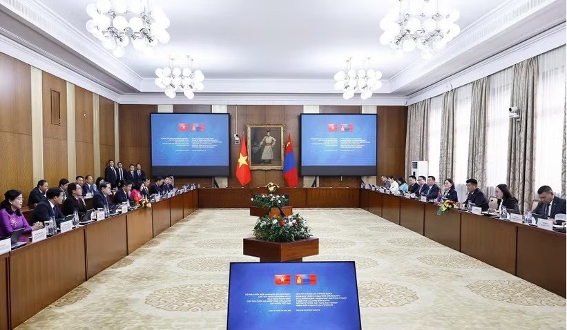 Chủ tịch Quốc hội Trần Thanh Mẫn hội đàm với Chủ tịch Quốc hội Mông Cổ Sandag Byambatsogt. (Ảnh: Doãn Tấn/TTXVN)
