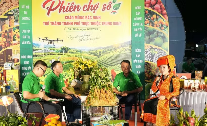 Các đại biểu tham gia chia sẻ tại phiên livestream “Phiên chợ nông sản an toàn tỉnh Bắc Ninh năm 2026.” (Ảnh: Đồng Thúy/TTXVN)