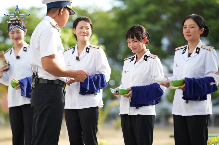 Tập 8 Sao Nhập Ngũ 2026: Minh Trang, Văn Mai Hương khiến cả phòng bật cười với “triết lý dùng chung”