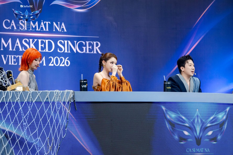 The Masked Singer 2026 Tập 2: Bích Phương nhận ra MIMIBU chỉ sau hai nốt nhạc