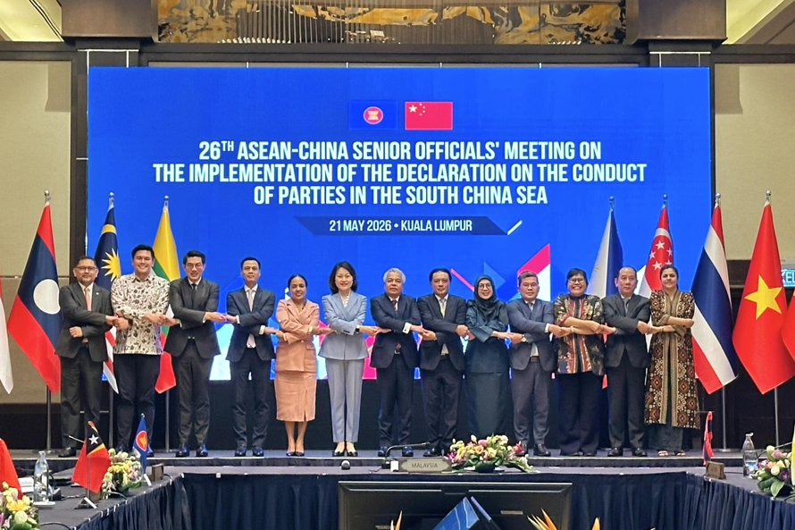 Quan chức ASEAN và Trung Quốc tại cuộc họp về DOC và COC (Nguồn: Báo Quốc tế)