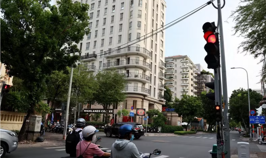 Đèn tín hiệu giao thông không đếm thời gian ở giao lộ Nguyễn Đình Chiểu-Bà Huyện Thanh Quan, quận 3, Thành phố Hồ Chí Minh. (Ảnh: Hồng Đạt/TTXVN)