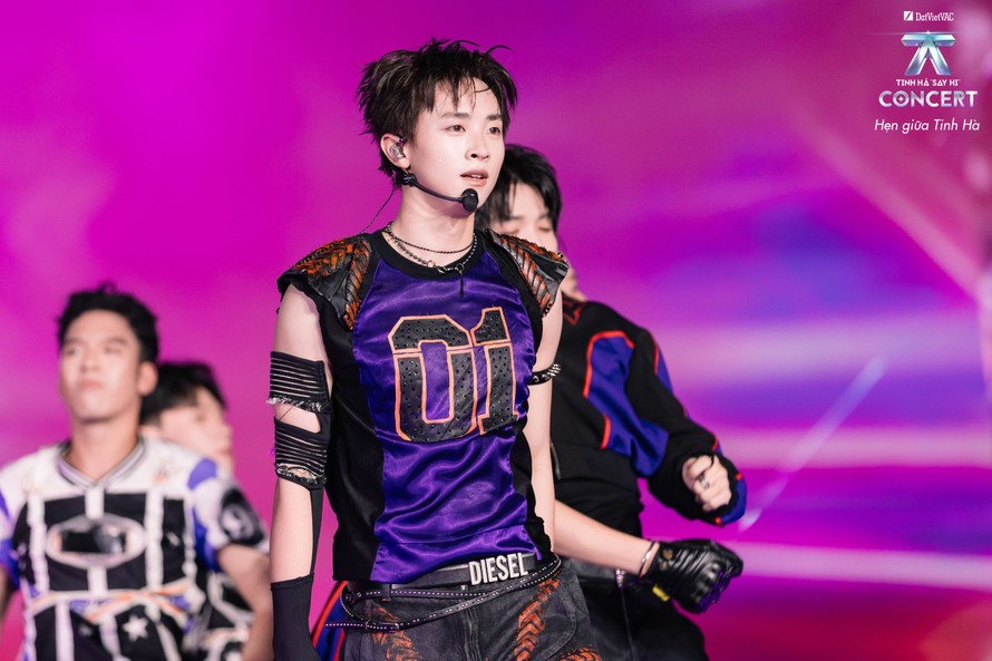 24 Anh Trai hội ngộ trong đêm đầu tiên của Tinh Hà “Say Hi” Concert