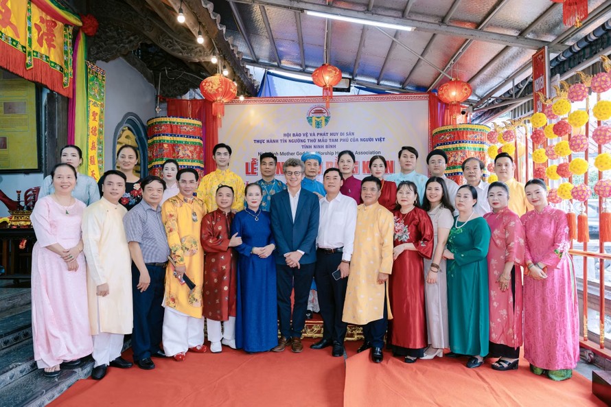 UNESCO khuyến khích vai trò của nghệ nhân trong việc giữ gìn chuẩn mực thực hành tín ngưỡng thờ Mẫu Tam phủ 