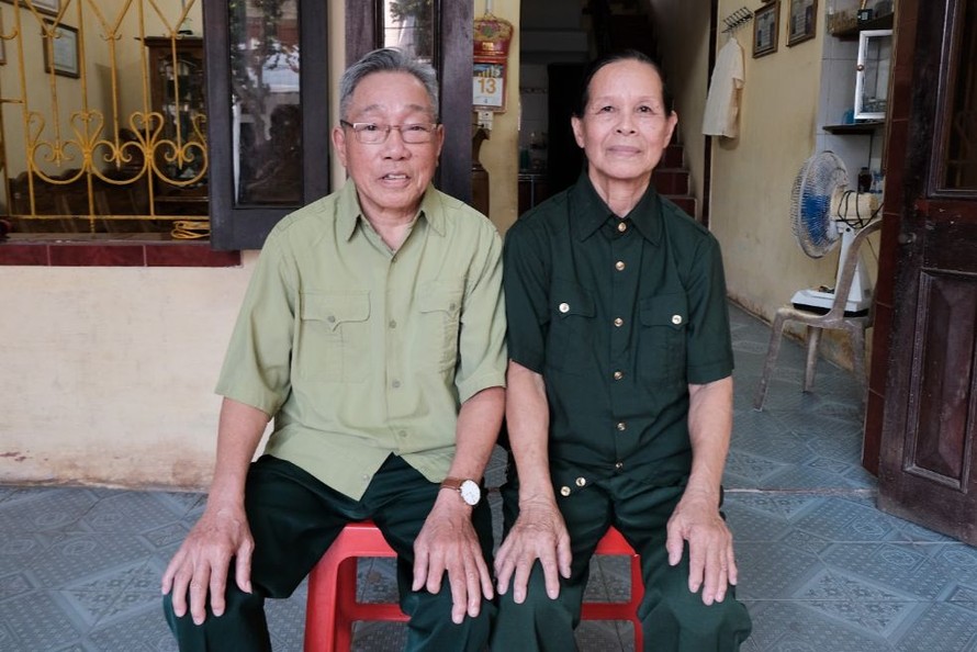 Vợ chồng thương binh Nguyễn Thế Dân và Lê Thị Minh tại phường Đông Sơn, tỉnh Thanh Hóa. (Ảnh: Nguyễn Thế Dương)