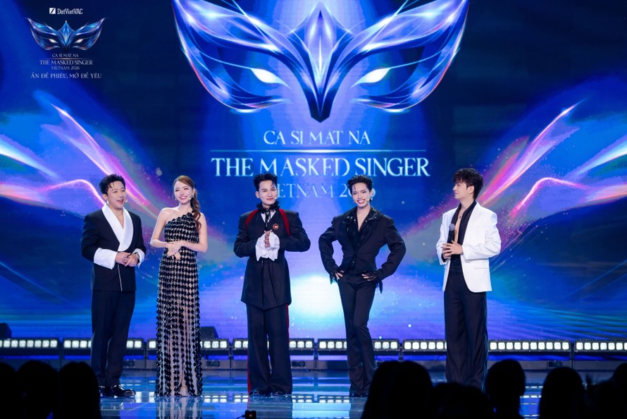 The Masked Singer Vietnam 2026: Cậu Tư Lành, Cô Sao khiến dàn cố vấn “nổi da gà” 
