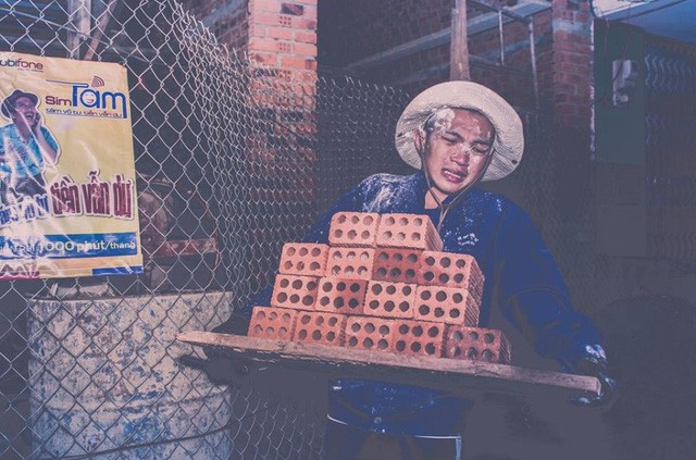 Những hình ảnh khiến ta rớt nước mắt trong đêm Giao thừa