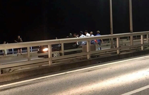 Cầu Bãi Cháy nơi a V. định nhảy cầu tự tử. 