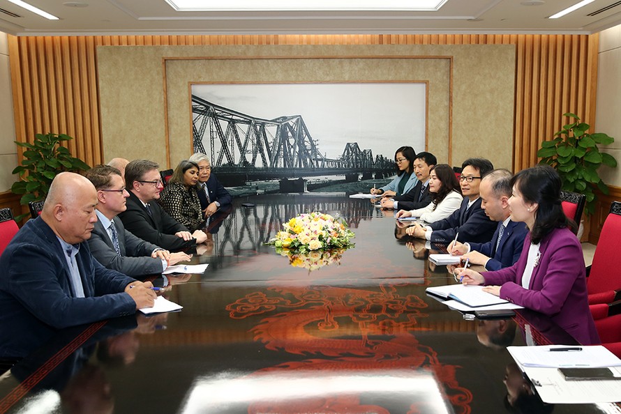 Phó Thủ tướng Vũ Đức Đam đánh giá cao sự giúp đỡ của Làng trẻ em SOS quốc tế đối với công tác chăm sóc, nuôi dưỡng trẻ em có hoàn cảnh đặc biệt khó khăn tại Việt Nam. Ảnh: VGP/Đình Nam