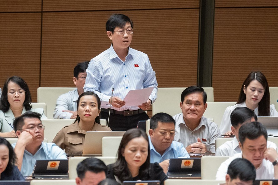 Đại biểu Nguyễn Hữu Thông (Đoàn ĐBQH tỉnh Bình Thuận) cho rằng, cần quan tâm đến tình trạng doanh nghiệp rút lui khỏi thị trường nhiều để có giải pháp hỗ trợ.