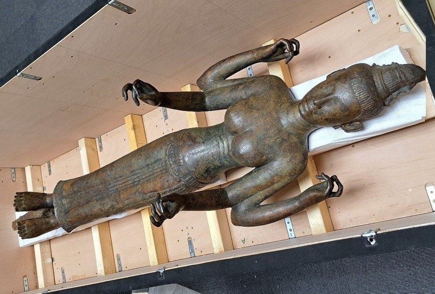 Tiếp nhận cổ vật tượng đồng Nữ thần Durga quý hiếm về Việt Nam