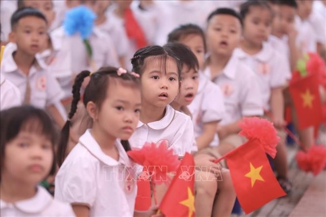 Năm học 2024 - 2025, thành phố Hà Nội tiếp tục triển khai song song hai hình thức tuyển sinh trực tuyến và trực tiếp. Ảnh minh họa: Minh Quyết/TTXVN