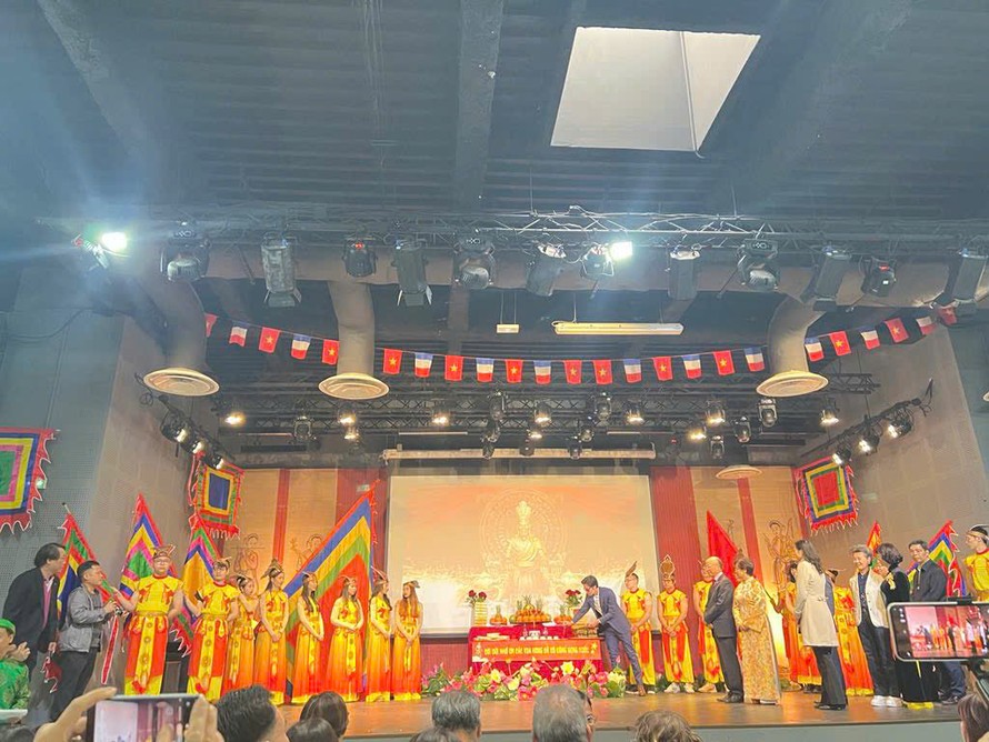 Lễ Giỗ Tổ Hùng Vương tại Pháp diễn ra trang trọng