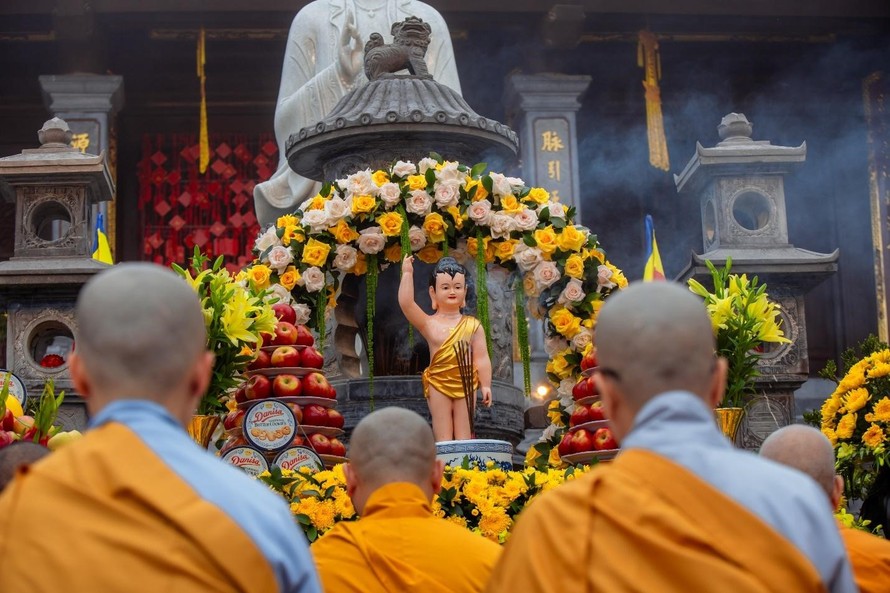 Đỉnh thiêng Fansipan tổ chức lễ mừng Phật đản năm 2025